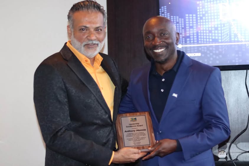 Award presentation at the KAIZEN Top Producer Awards 2025